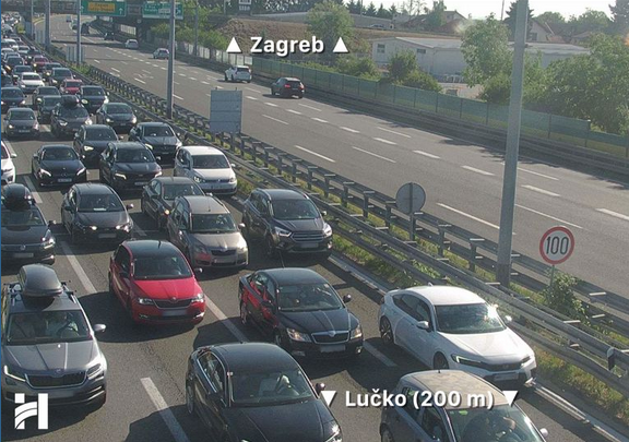 Kilometarske kolone prema moru: Vozače čeka dug put i još više strpljenja