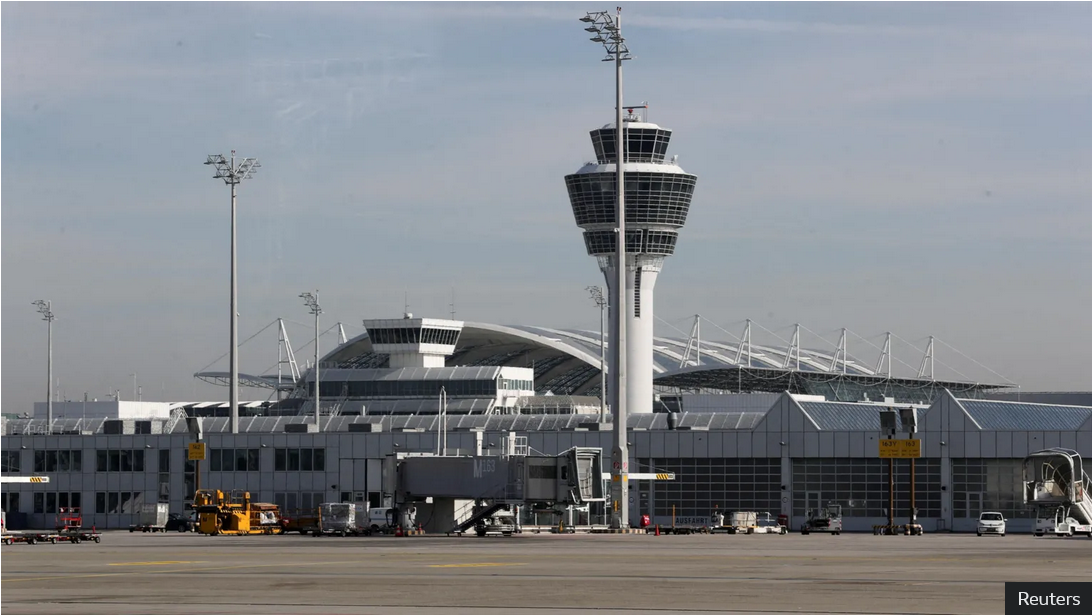 Dronovi paralizirali Münchensku zračnu luku: Otkazano 17 letova i tisuće putnika blokirano