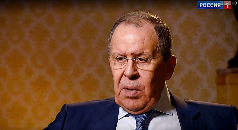 LAVROV: “NATO je uključen u rat protiv Rusije, mi pokušavamo spriječiti da preraste u nuklearni”