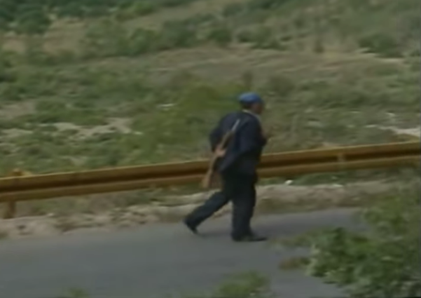 MEĐUNARODNA TJERALICA za srpskim ratnim zločincima: “To su dvojica alkoholičara, ubosti nožem čovjeka im je bilo kao ubosti jabuku”