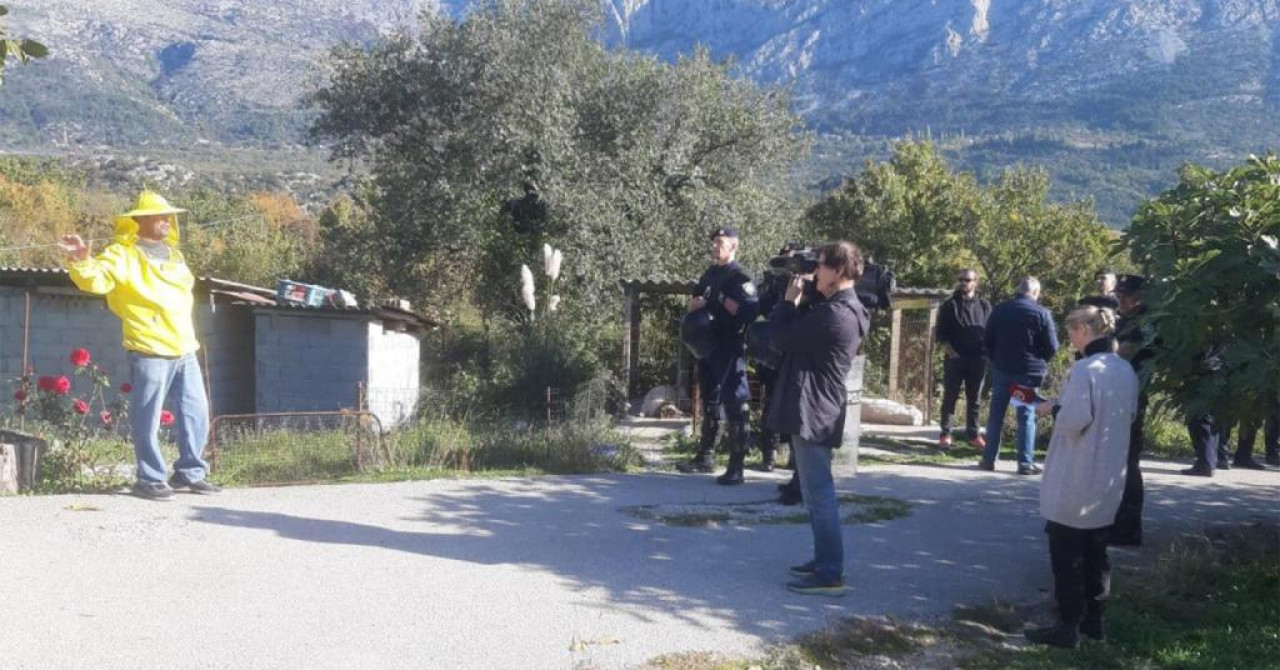 Interventna na terenu zbog sukoba branitelja i moćnog poduzetnika: Iz kombija na ljude puštene pčele!