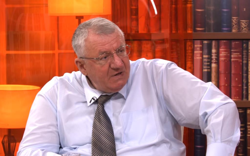 (VIDEO) ŠEŠELJ DOBIO POZIV, IDE U HAAG!’ Bezobrazna poruka srpskog radikala: ‘Nije na ćirilici, ne zanima me’