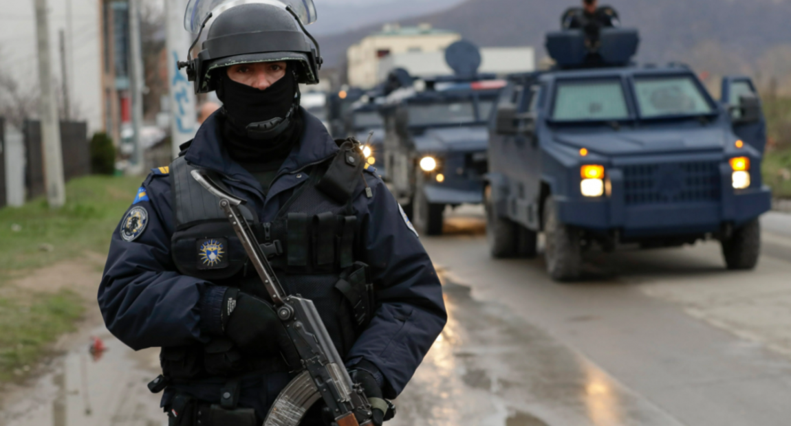 Srbi prestali blokirati ceste na Kosovu nakon intervencije međunarodne zajednice