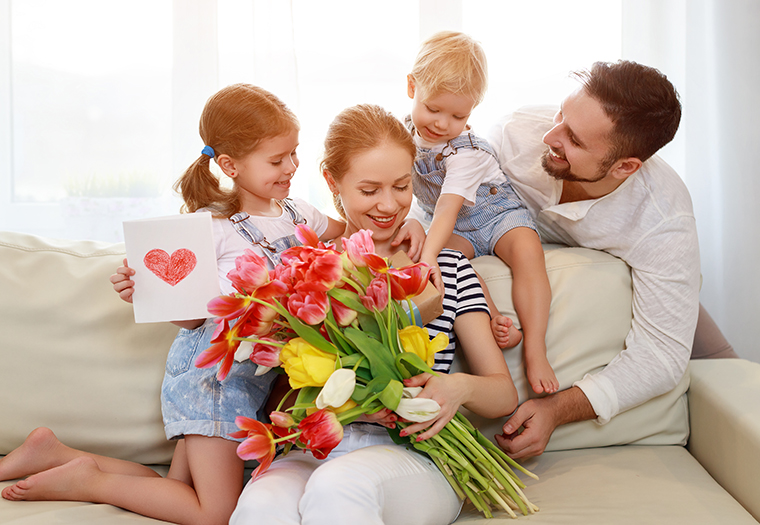 SRETAN MAJČIN DAN SVIM MAJKAMA I ONIMA KOJE ĆE TO POSTATI! Evo od kada se obilježava ovaj dan