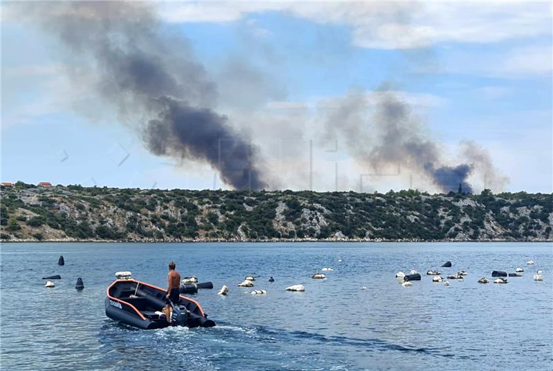 Dva požara kod Šibenika spojila se u jedan, vatrogasni zapovjednik: Situacija je teška!