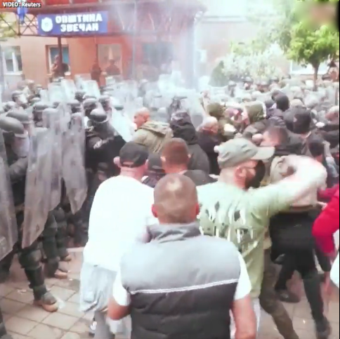 NATO ŠALJE TRUPE NA KOSOVO! Vojnici su krenuli prema užarenom sjeveru države, svjetske sile otvorile su oči