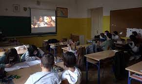 Odvjetnik roditeljima: Škole od vas ne smiju tražiti potpisivanje izjava, to je emocionalna ucjena!