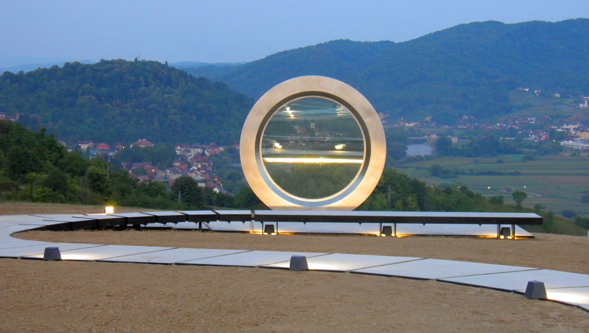 Na brdu Čukur iznad Hrvatske Kostajnice, obilježava se 33. godišnjica pogibije snimatelja Hrvatske radiotelevizije Gordana Lederera