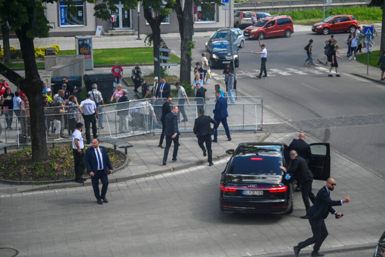Pokušaj atentata na slovačkog premijera, u teškom je stanju
