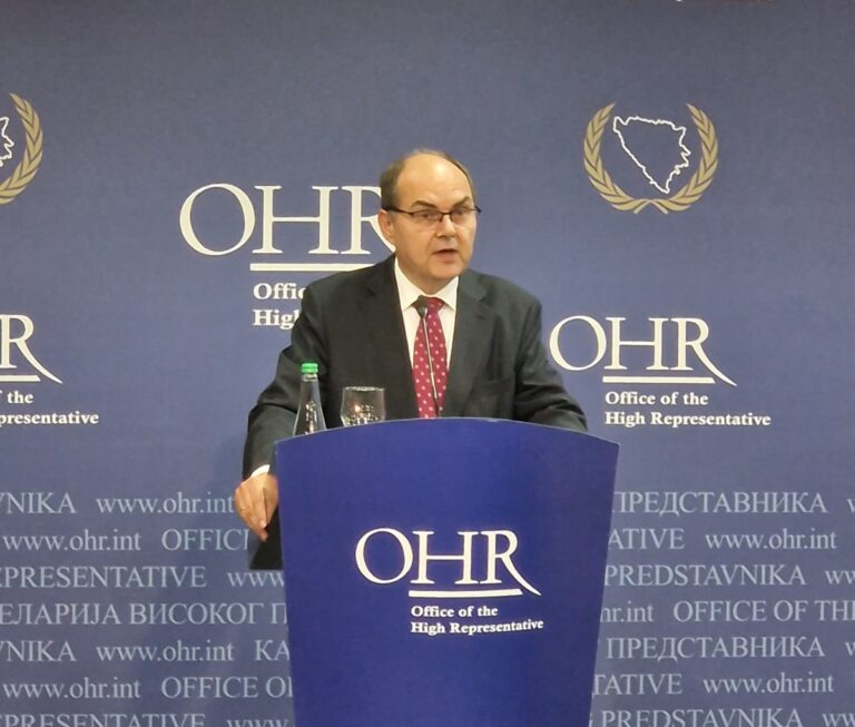 Schmidt poništio odluke parlamenta RS-a, izmijenit će i Kazneni zakon BiH