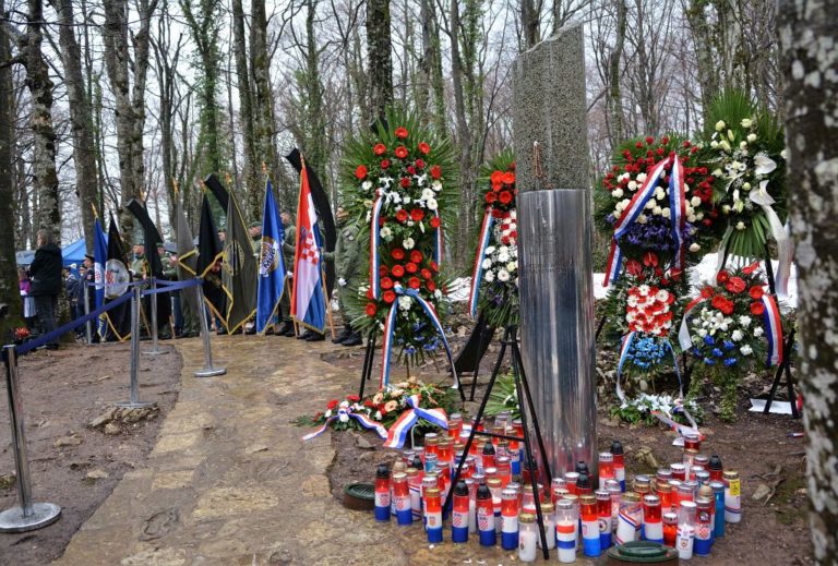 04. prosinca 1991. Smoljanac – velikosrpska ubijanja i orgijanja po hrvatskim selima Plitvičkih jezera