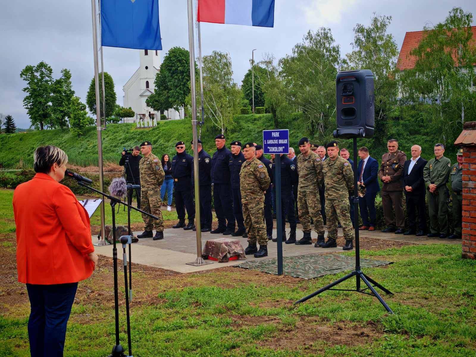 U Cerni svečano imenovani parkovi u čast Specijalnoj policiji "Delta" i 5. gardijskoj brigadi "Sokolovi"