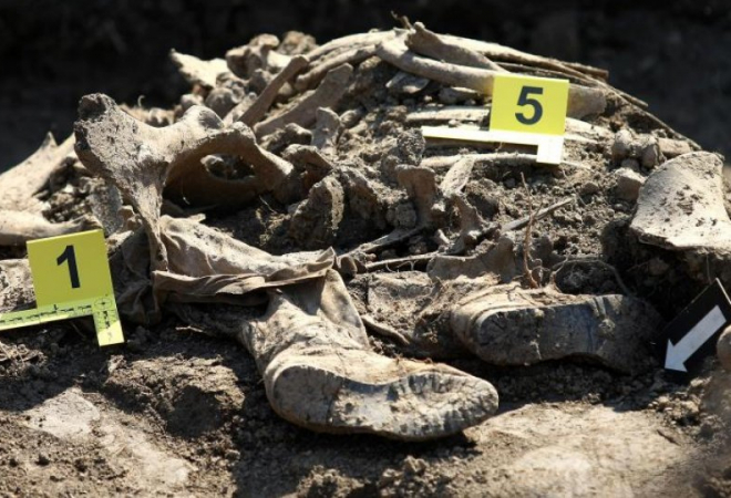 DJEVOJČICA SVJEDOČILA O ZLOČINU U SOTINU: ‘Više puta su mi silovali majku, djeda zavezali bodljikavom žicom, oca ubili’