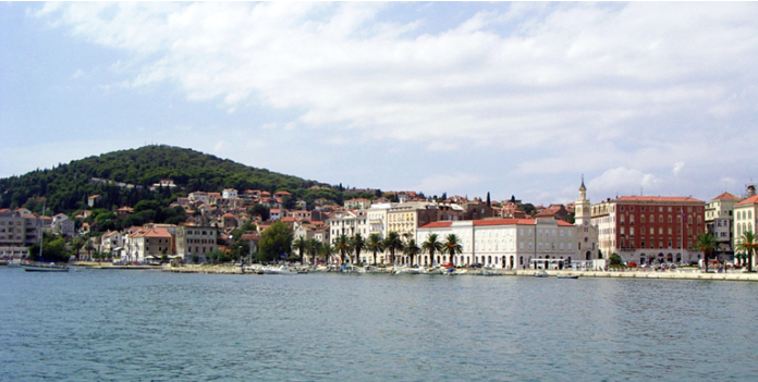 10. travnja 1947. Split – mladi hrvatski domoljubi skinuli jugoslavensku zastavu s Marjana