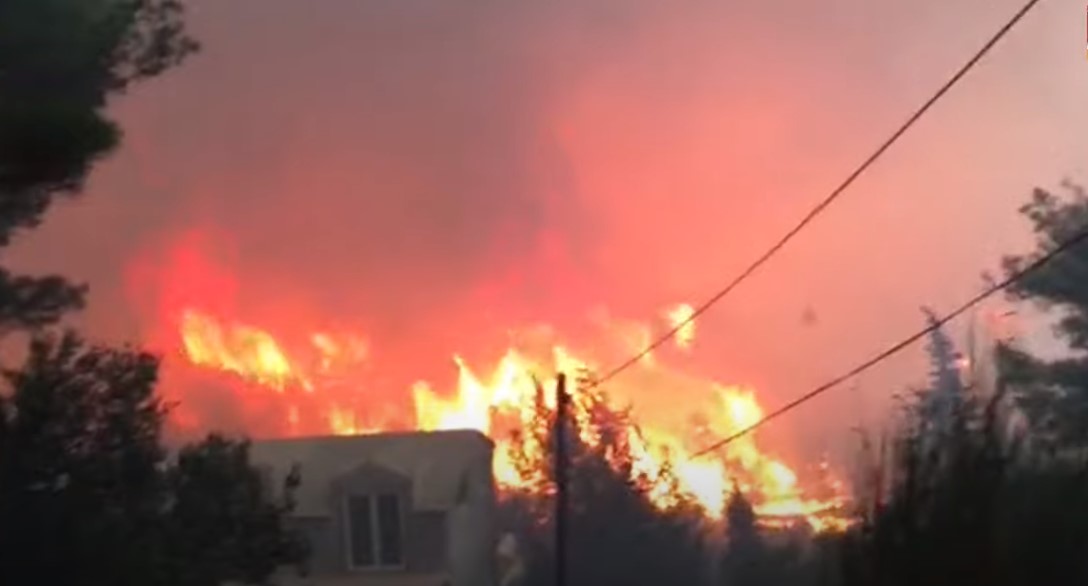 Apokalipsa se nadvila nad Splitom, sve je bilo u plamenu: ‘Ako ne bude mrtvih, Bože hvala ti’ (VIDEO)