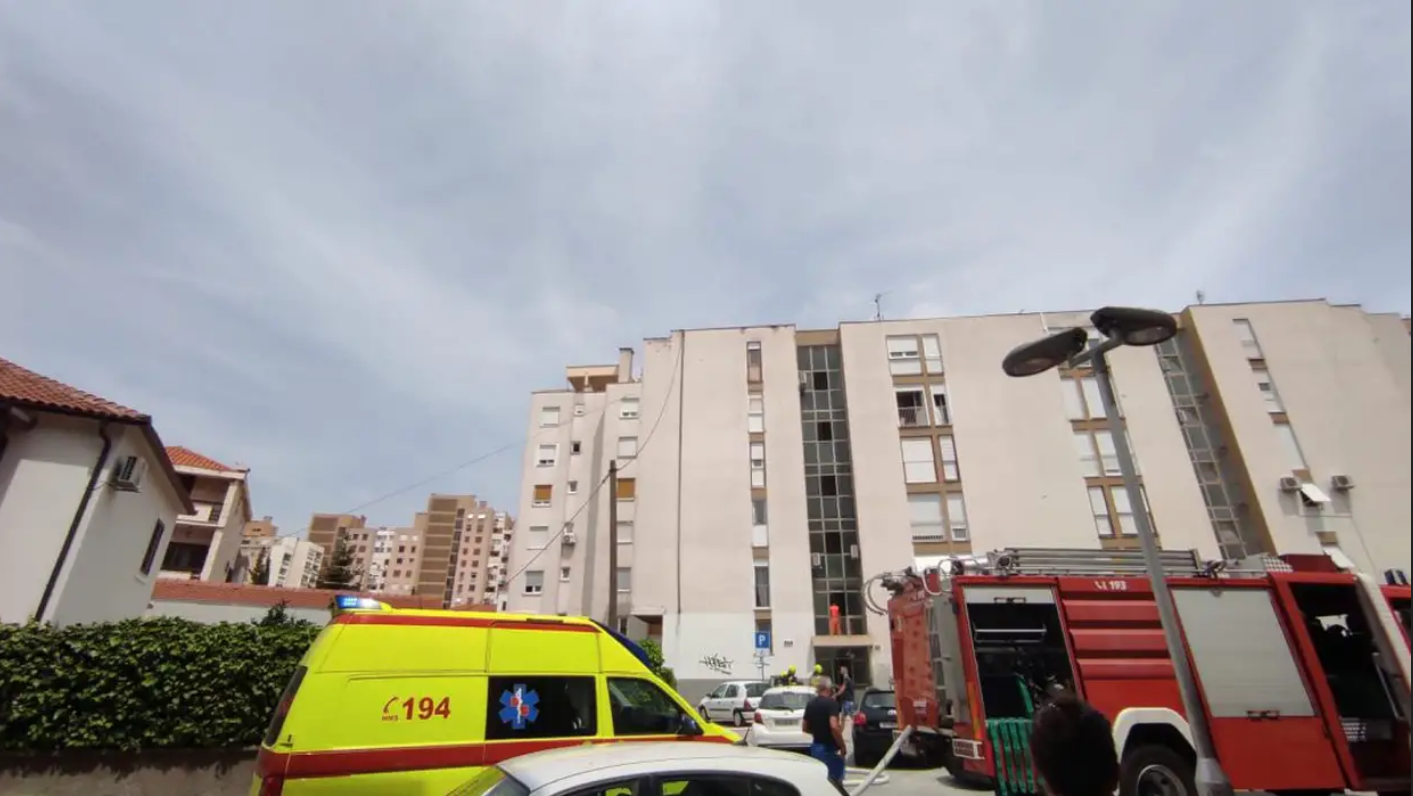 Žena preminula u požaru stana u Splitu: 'Da smo došli minutu kasnije, gorio bi i drugi stan'