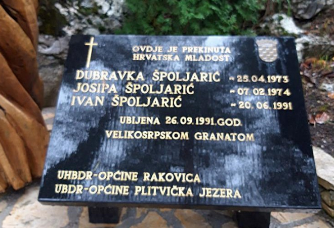 ‘VESELO ME GLEDAO OKICAMA, A ONDA GA JE POGODIO GELER’ Petri je sin ubijen u naručju: ‘Ležala sam na podu, bespomoćna. Nije me bilo briga hoću li umrijeti’