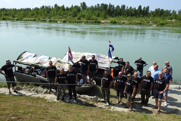 Tradicionalni spust splavima od Varaždina do Vukovara za poginule branitelje