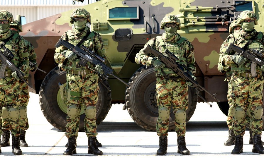 Srbija se užurbano naoružava, njezini susjedi uznemireni