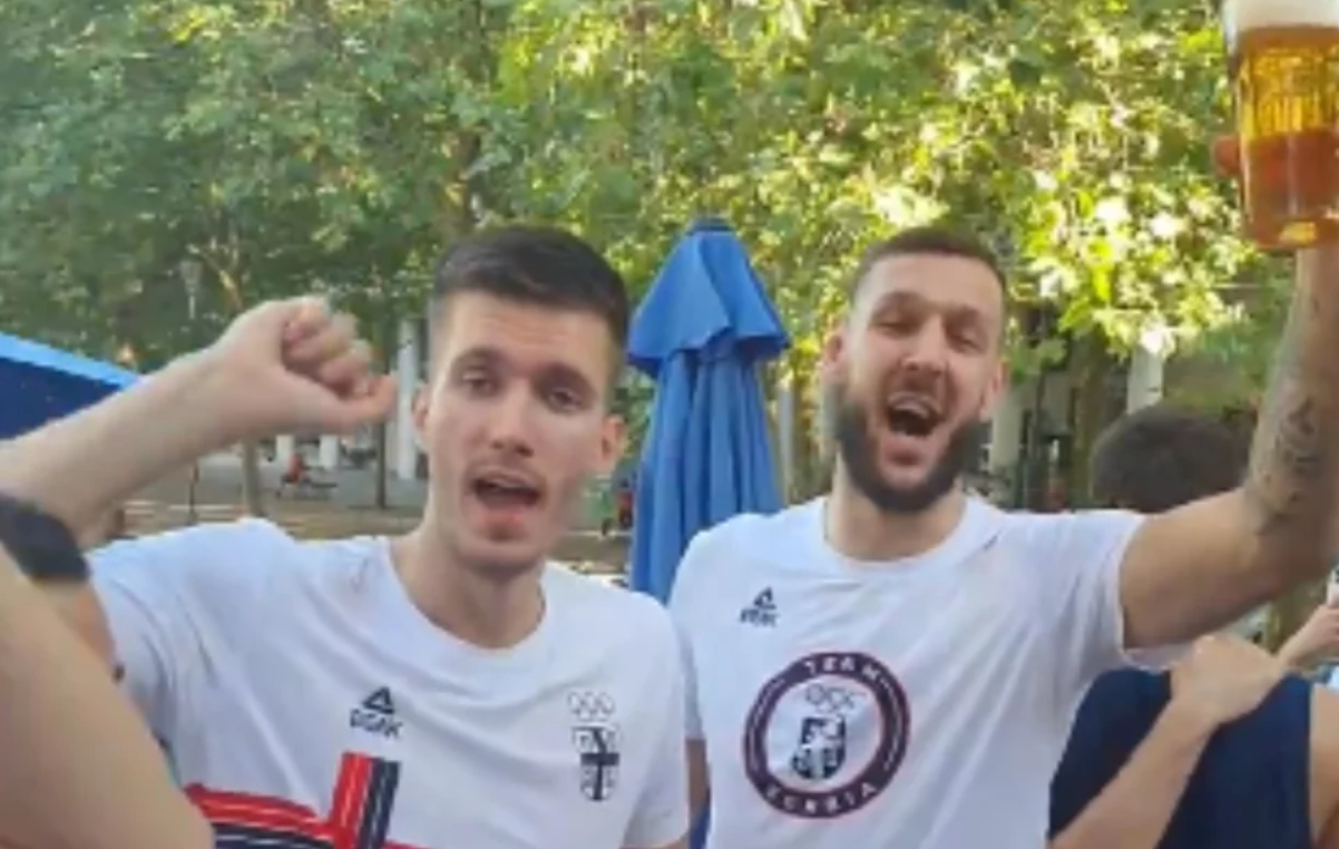 Srpski košarkaši slavili broncu uz pjesmu Baje Malog Knindže: Spominjali Hrvatsku i Oluju