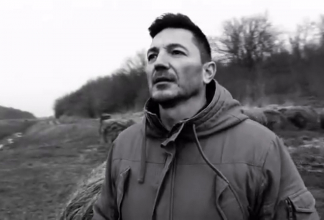 OVAJ BRANITELJ IMA POSEBNU MISIJU! Snimio spot: ‘Želim vratiti domoljubne pjesme na scenu’ (VIDEO)
