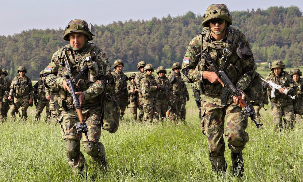 PRIČUVNI SASTAV  Građanima Srbije masovno stižu pozivi za vojne vježbe