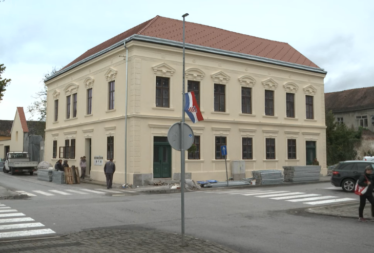 Istarska Hrvatica u otvorenom pismu Pupovcu: "Ravnopravnost znači kulturni centar za sve!"