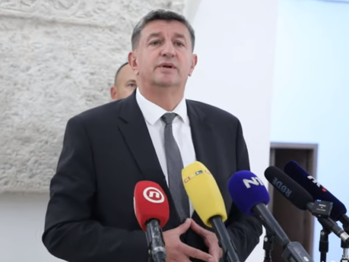 SAČIĆ KOMENTIRAO IZBJEGAVANJE VOJNOG ROKA: ‘Treba jasno definirati što je to priziv savjesti u slučaju izbjegavanja vojnog roka i dodira s oružjem’