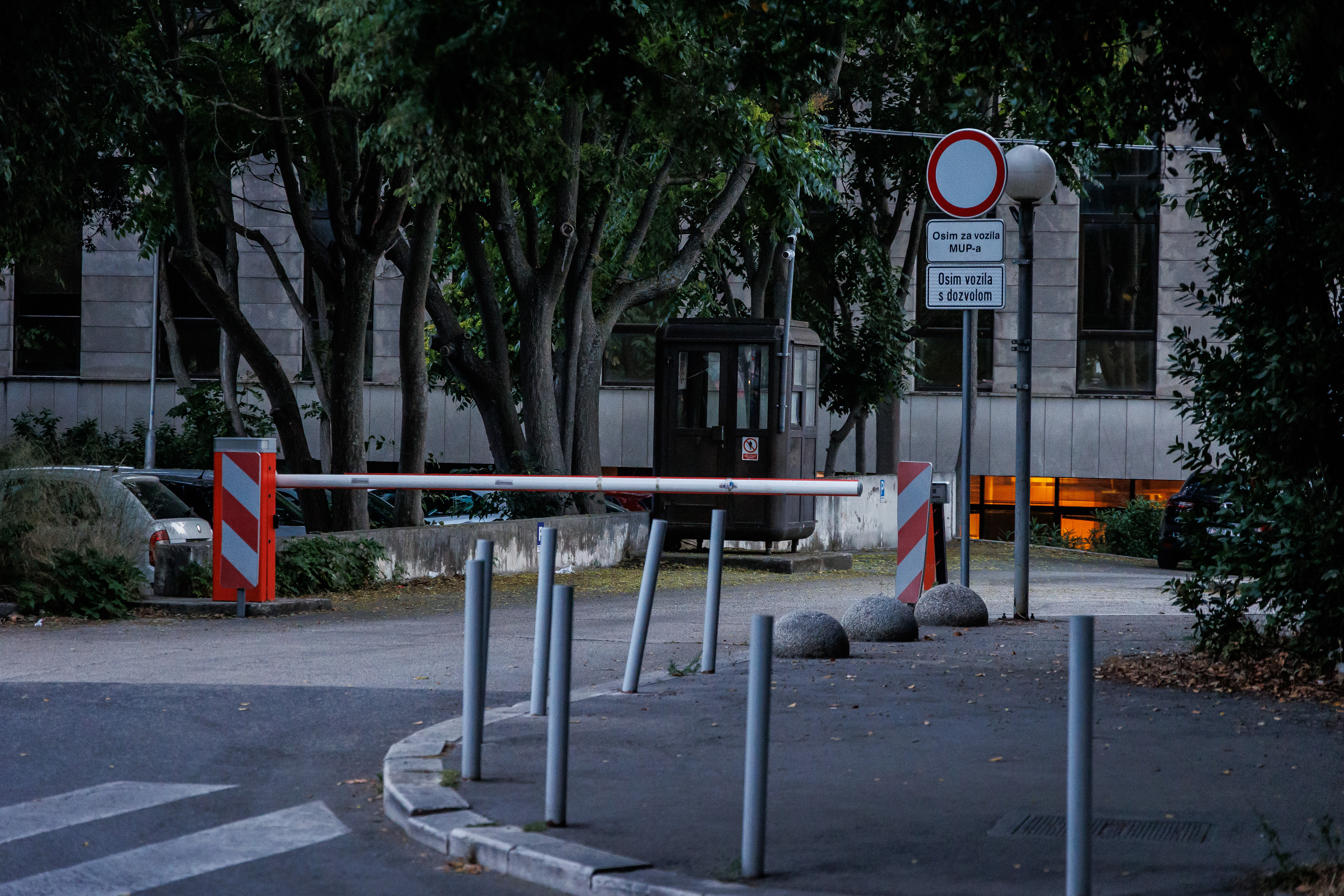 Krvava večer u Splitu: Napao policajca nožem i teško ga ozlijedio pa pokušao pobjeći