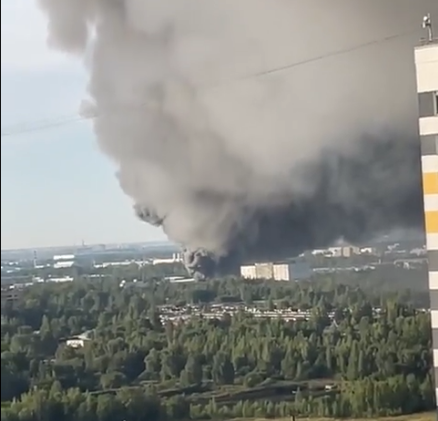 U Sankt Peterburgu izbio veliki požar. Kod Belgoroda ruske snage oborile dvije bespilotne letjelice
