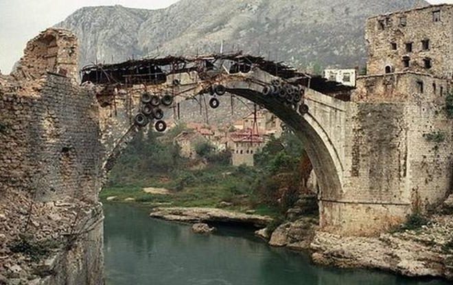 SNIMAO RUŠENJE STAROG MOSTA I PLAKAO: ‘Gledam i ne mogu vjerovati što snimam’ - ostaje pitanje tko je srušio Stari most u Mostaru?