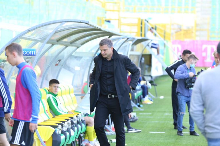 Tomislav  Stipić  napušta klupu Slaven Belupa