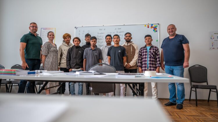 Strani radnici besplatno uče hrvatski jezik: Izgovor je malo teži, pogotovo kod riječi poput “ćevapčići”