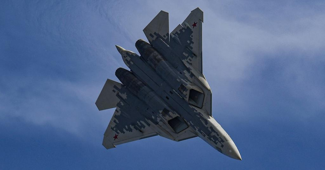 BORBENI LET SU-57 Rusi su navodno prvi put koristili svoj najmoderniji borbeni avion u Ukrajini. Čini se da se nije proslavio