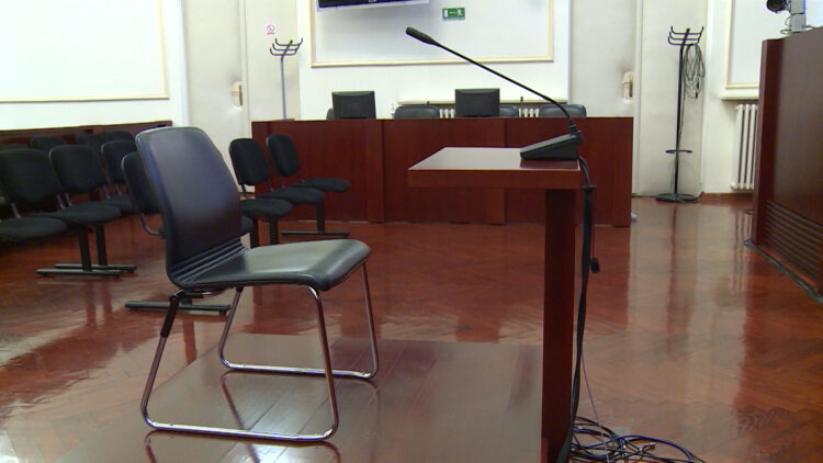 SJEDIO NA DVIJE STOLICE? Prijedlog o smanjenju plaća odvjetničkih vježbenika razotkrio sve aktivnosti čelnika Udruge