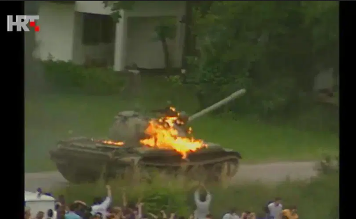 2. srpnja 1991. – Građani Zagreba stali pred tenkove ‘JNA’ iz ‘Maršalke’ (VIDEO)