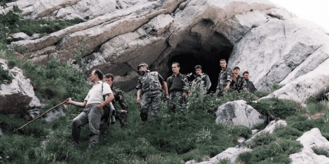 Svećenik progovara o ratnom putu na Velebitu: “Moja zadaća je bila biti uz napadnute ljude” – don Tomislav Baričević