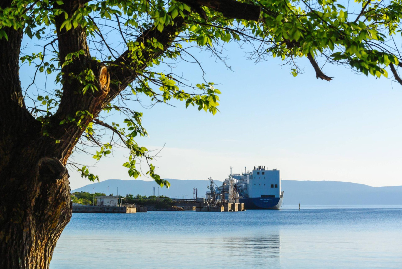 Reuters ekskluzivno: Nafta za Srbiju zapela u Omišlju. Američke sankcije zaustavile tanker NIS-a