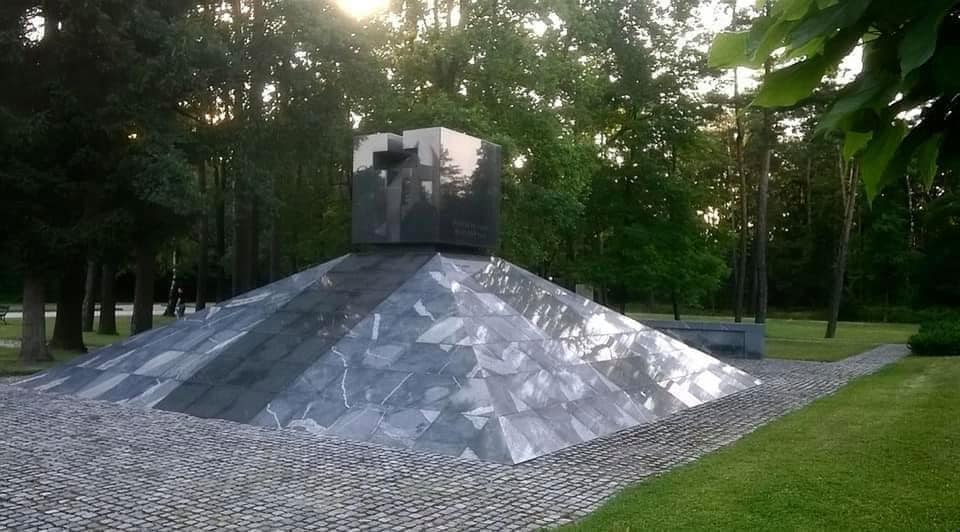 STRAVIČNA 78. OBLJETNICA POKOLJA HRVATA U TEZNOM