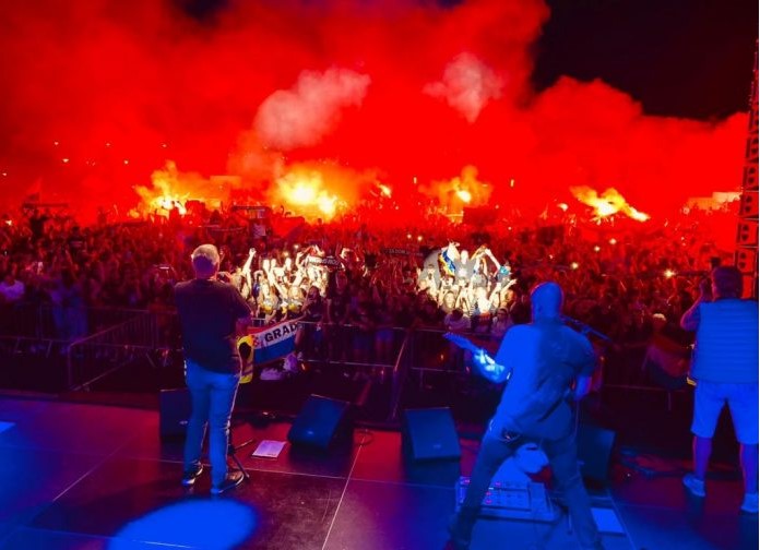 Thompson zapalio Sinj: ‘Spektakl – To je to!’