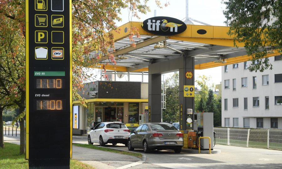 Nakon Ine, i Tifon objavio: Zbog Vladinog ograničenja cijena, prodaja premium goriva do isteka zaliha