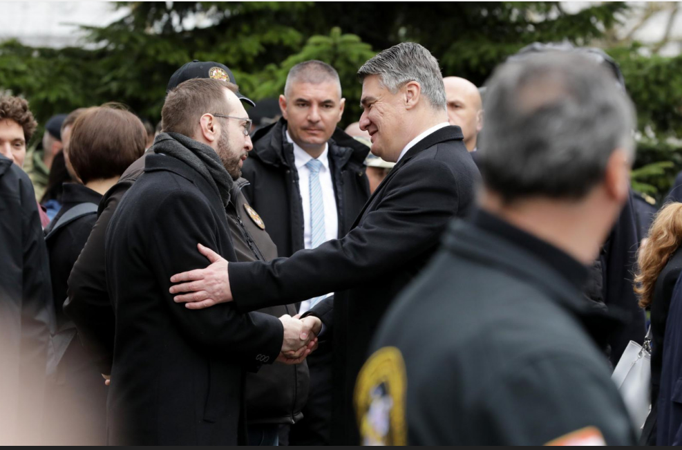 POTRES NA POLITIČKOJ SCENI! Mijenjaju se karte? Tomaševiću gori pod petama, jedna stranka raste!