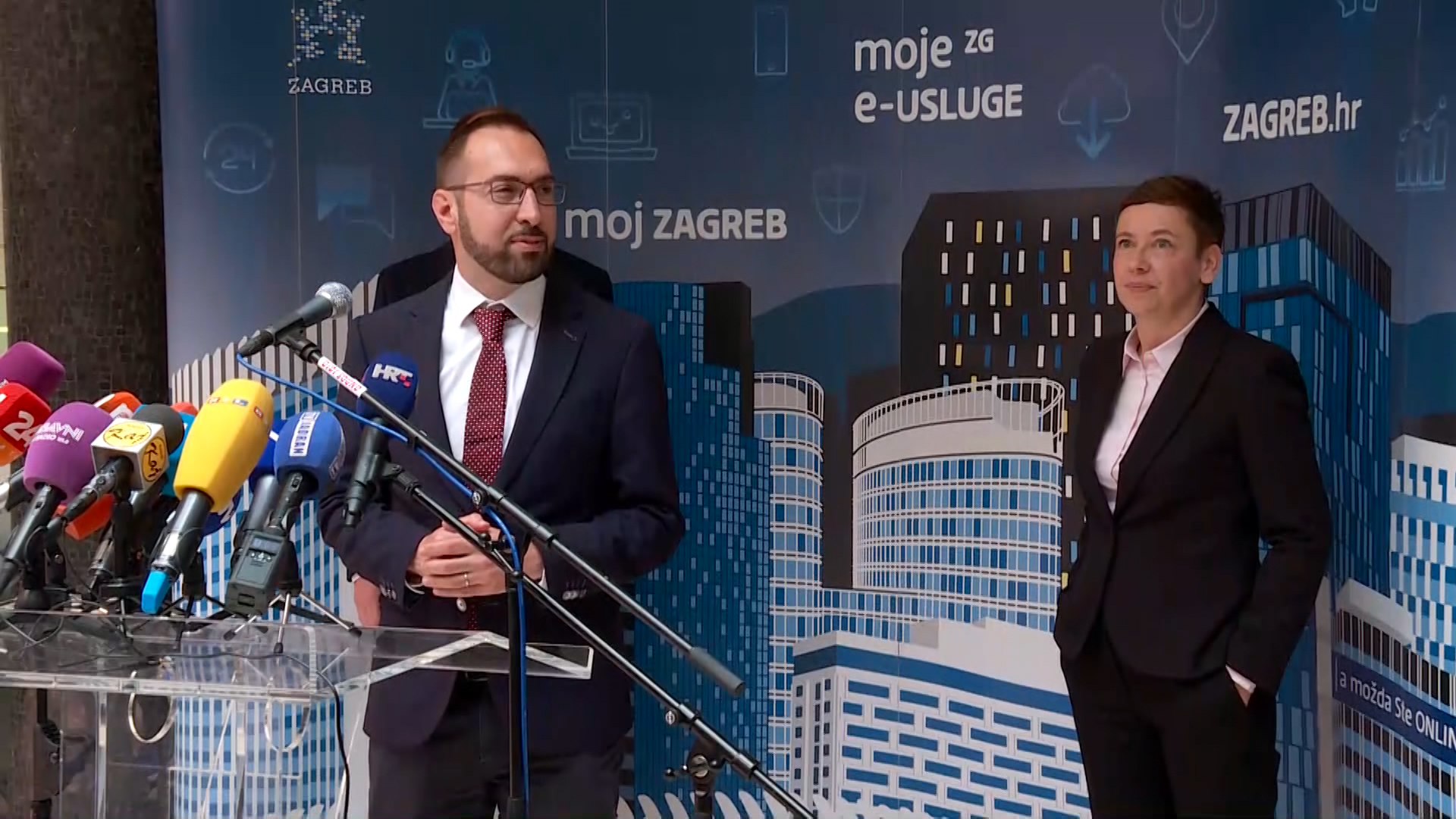 Prvi potezi: Tomašević poništava natječaj za automobile, imat će samo jednu tajnicu