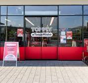 IMAMO DOKUMENT! Tommy u oštrom pismu dobavljačima: Odmah vratite cijene iz 2024. ili vas mičemo iz svih naših trgovina!