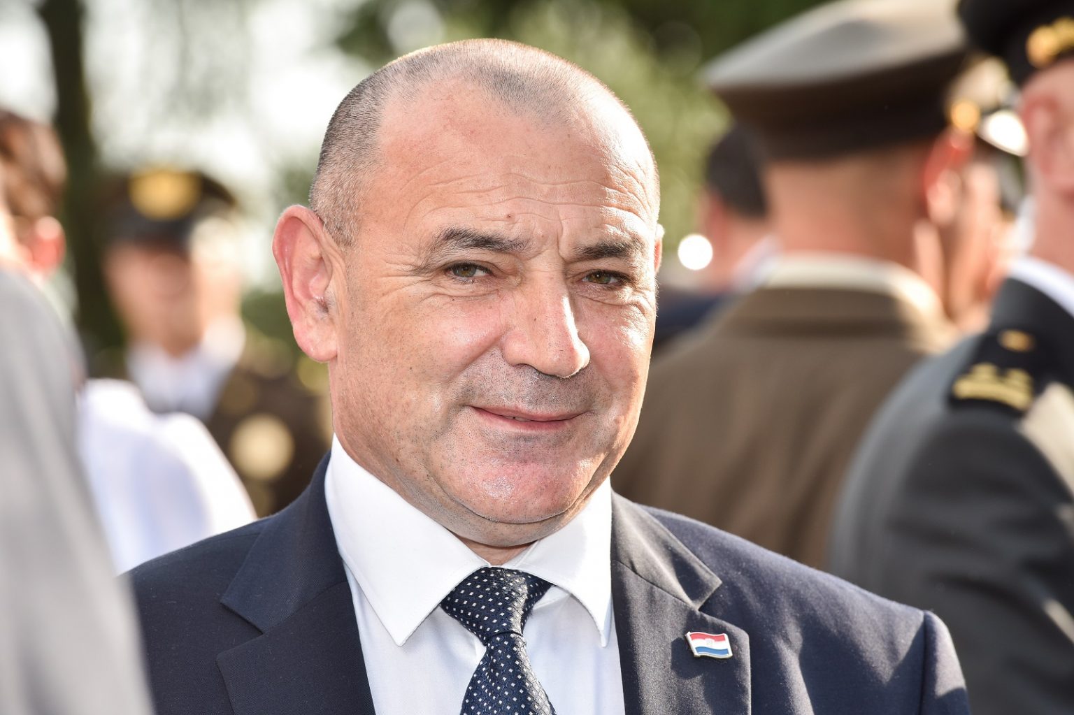 Medved: “Na pogođenom području postavljeno 155 kontejnera i 19 šatora”