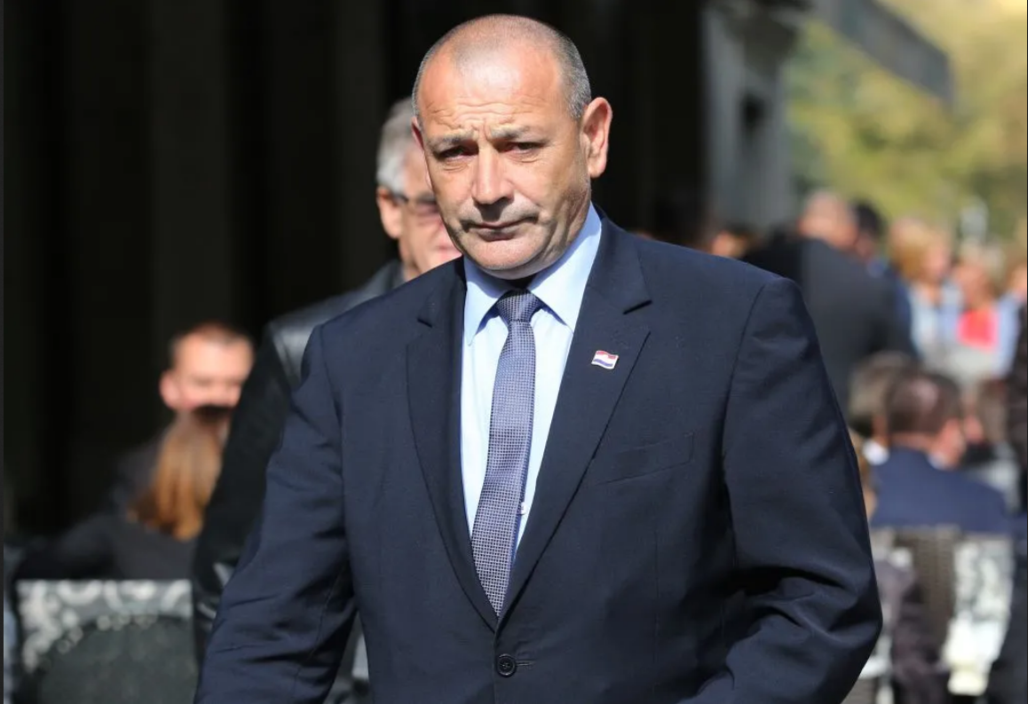 Medved: "U Gospiću nađena masovna grobnica s 40 posmrtnih ostataka"