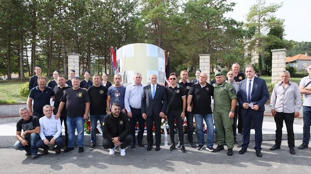 Ministar Medved otkrio spomen-obilježje poginulim hrvatskim braniteljima s područja Trilja