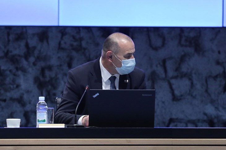 VLADA Ubrzavanje postupka ostvarivanja statusa HRVI