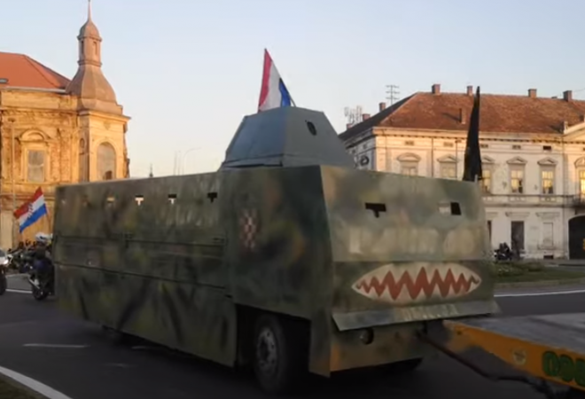 Nećete se prestati ježiti: Obnovljeni oklopnjak iz Kusonja protutnjao Bjelovarom (VIDEO)