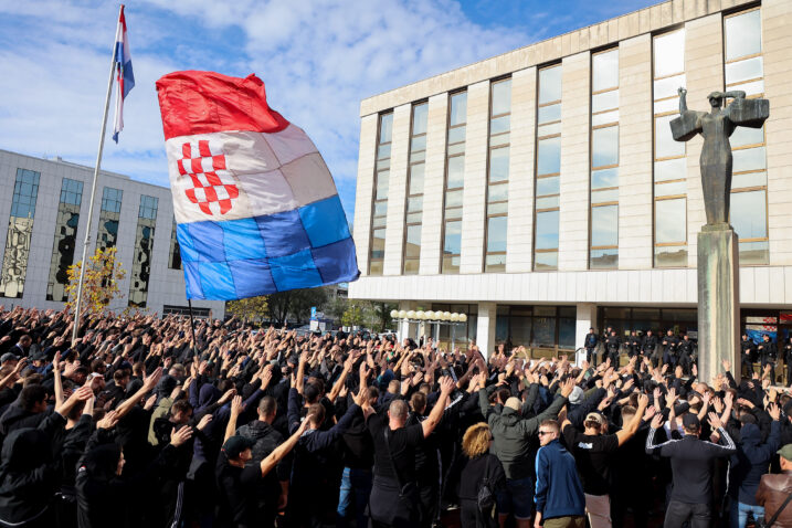 Torcidaši u Splitu prosvjedovali zbog uhićenja muškaraca koji su tjerali Srbe